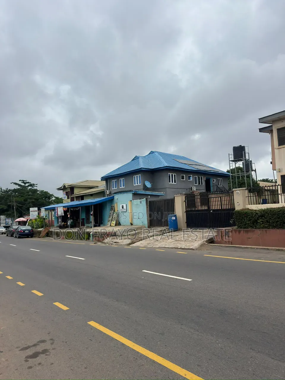8bdrm Apartment in Ashi Bodija for sale