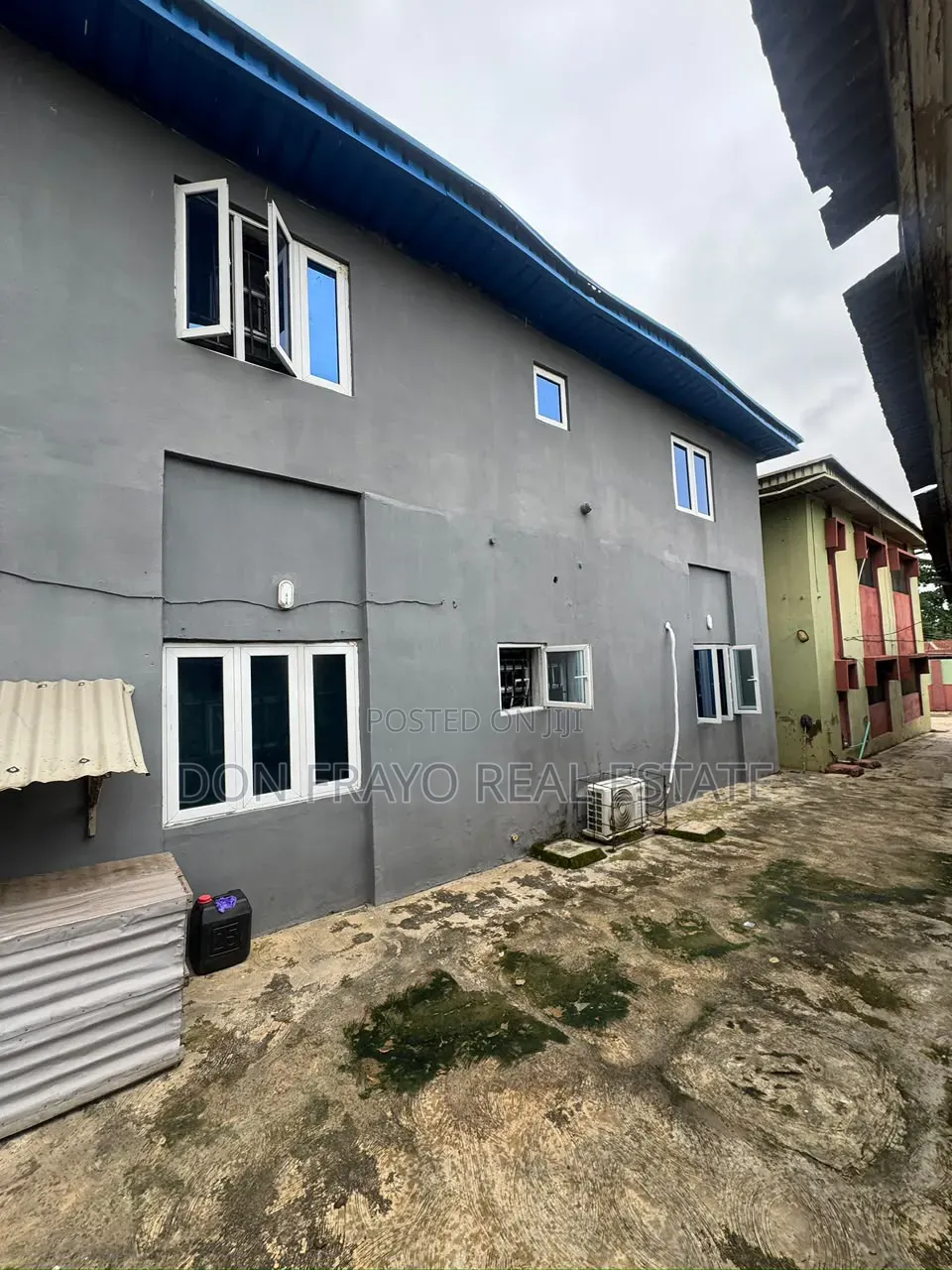 8bdrm Apartment in Ashi Bodija for sale