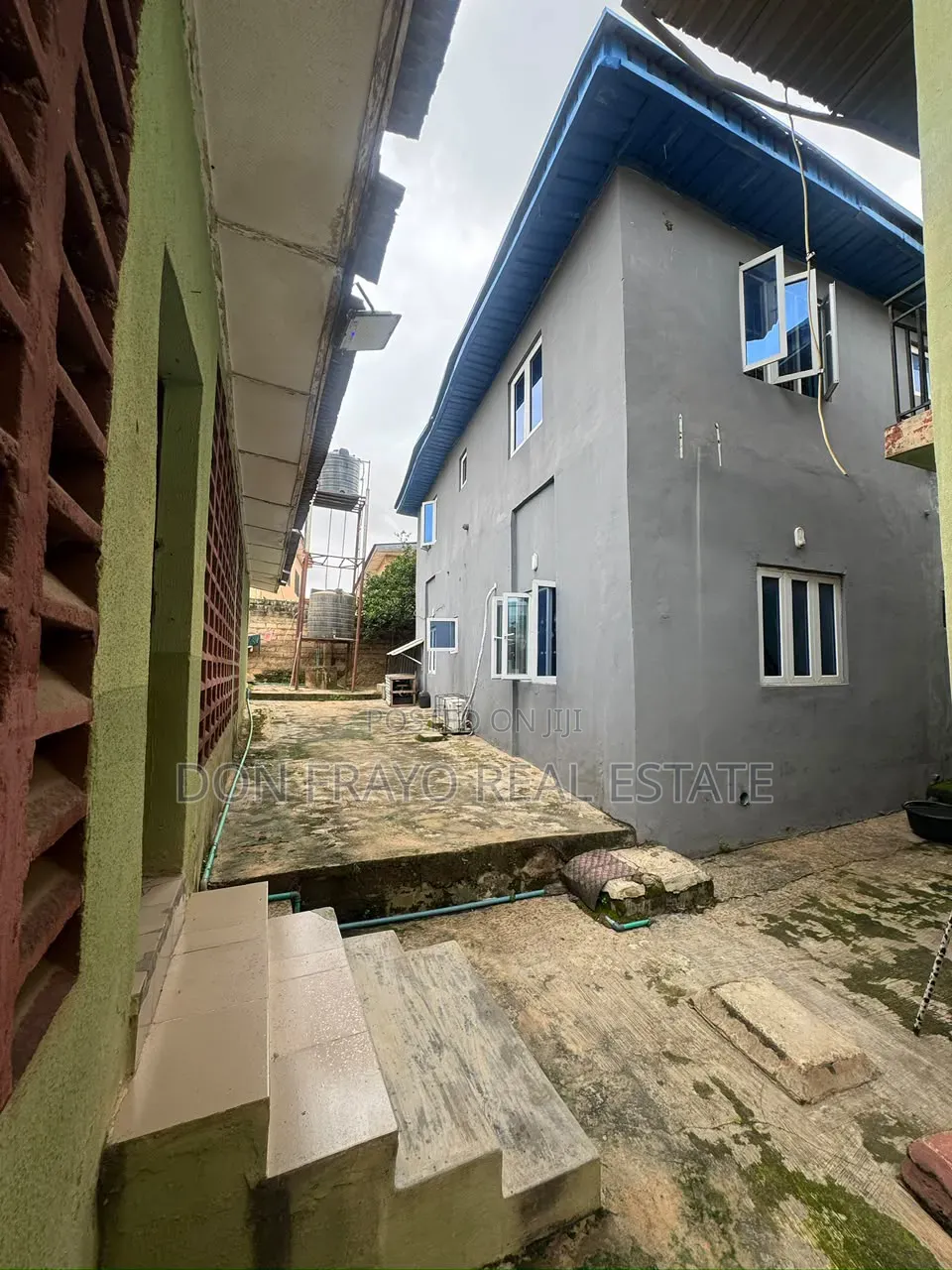 8bdrm Apartment in Ashi Bodija for sale