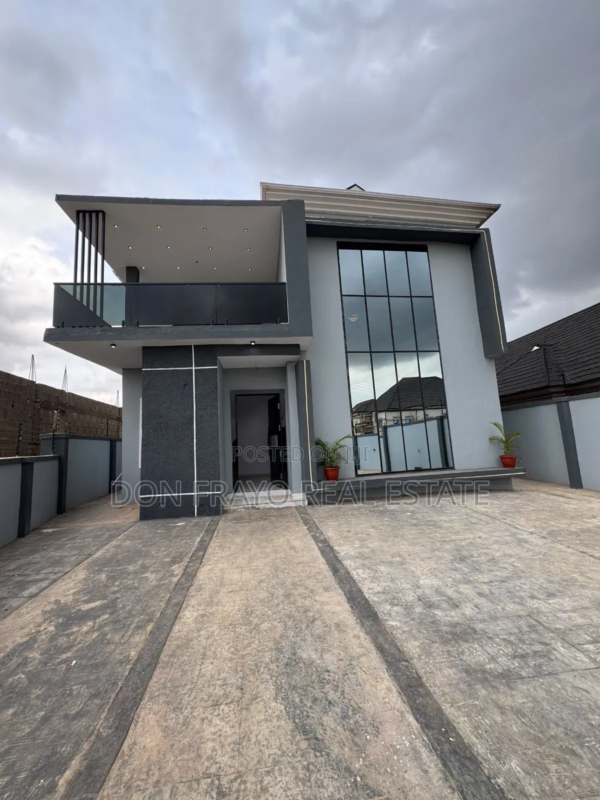 4bdrm Duplex in Akala Estate Akobo for sale