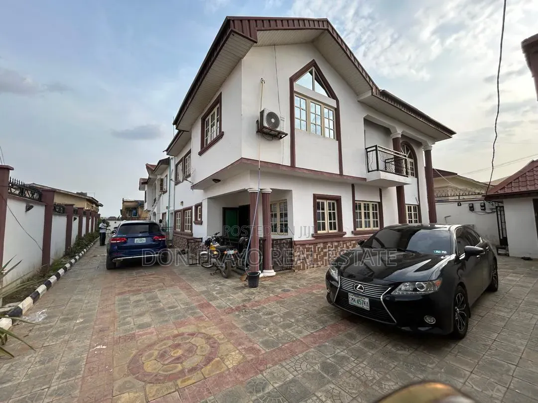 3bdrm Duplex in Aare Avenue Oluyole for sale