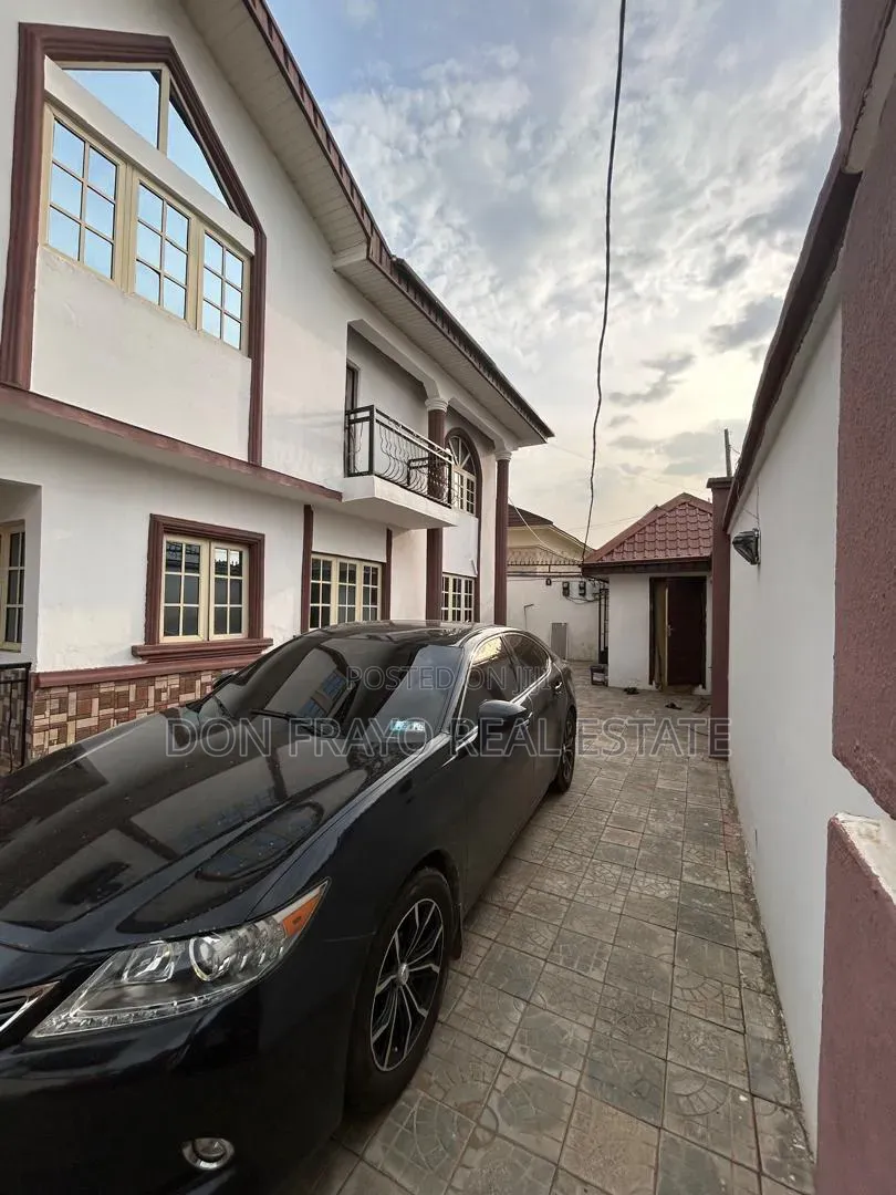 3bdrm Duplex in Aare Avenue Oluyole for sale