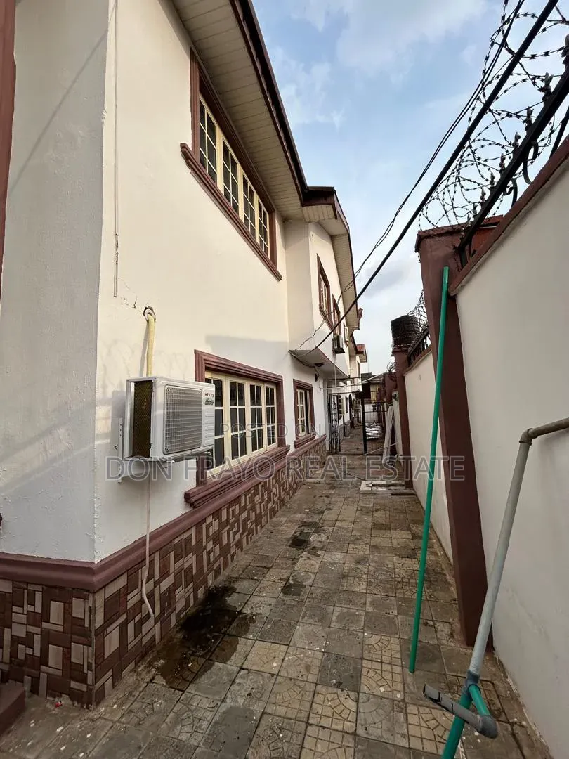 3bdrm Duplex in Aare Avenue Oluyole for sale