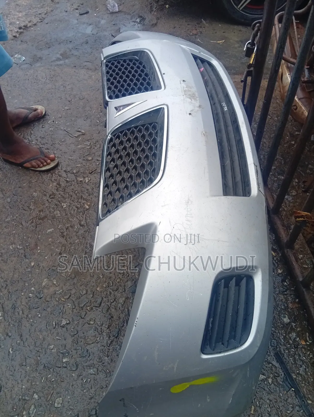 Complete Front Bumper Pontiac Vibe 2010