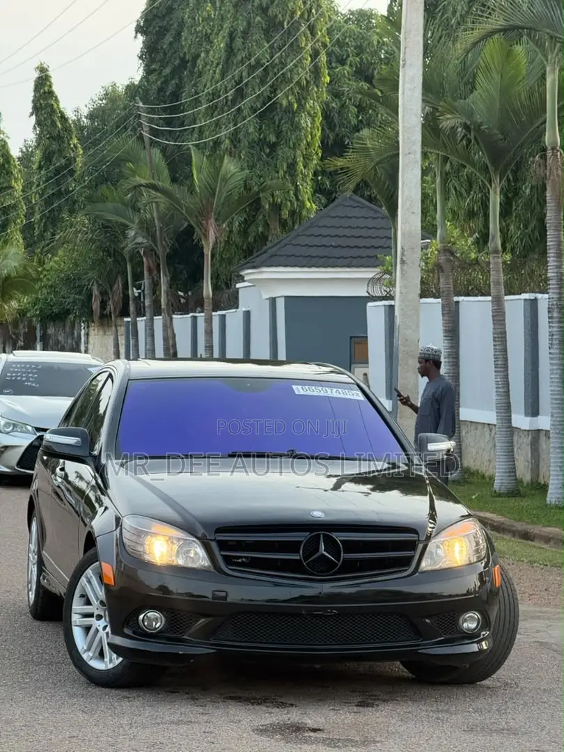 Mercedes-Benz C300 2012 Black