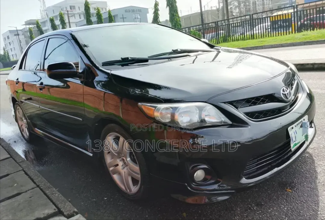 Toyota Corolla 2011 Black