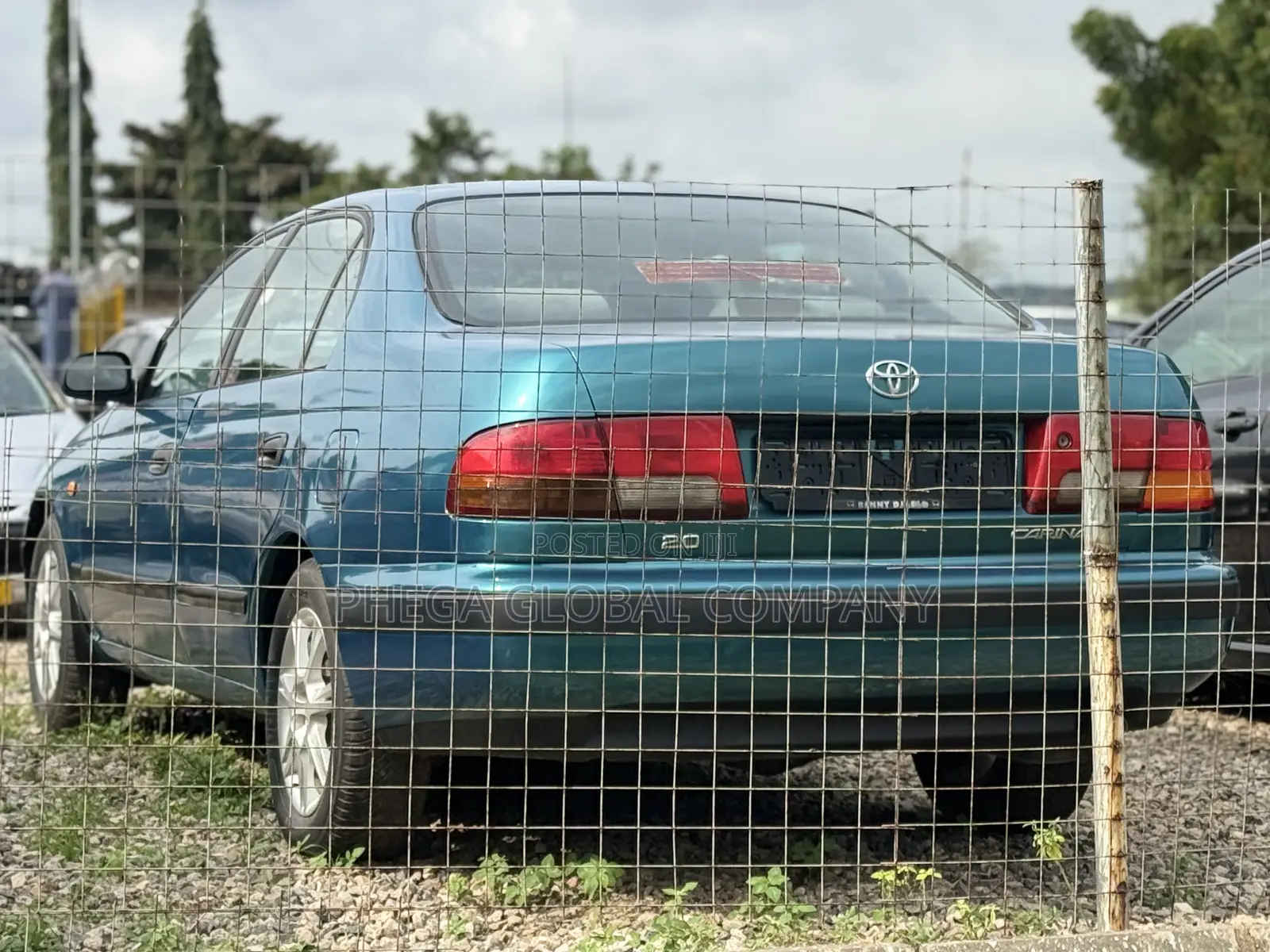 Toyota Carina 2000 Teal