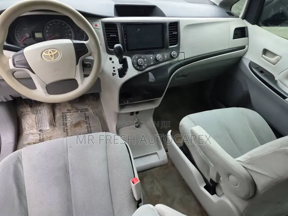 Toyota Sienna LE 8 Passenger 2012 Gray
