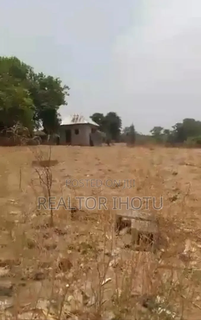 1088sqm,Residential, C of O, Tarred Road.