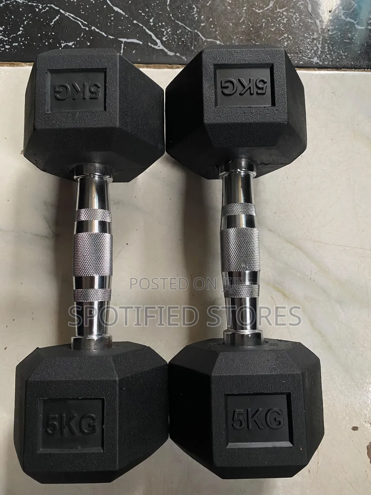 A Pair of 5kg Hexagon Dumbbell