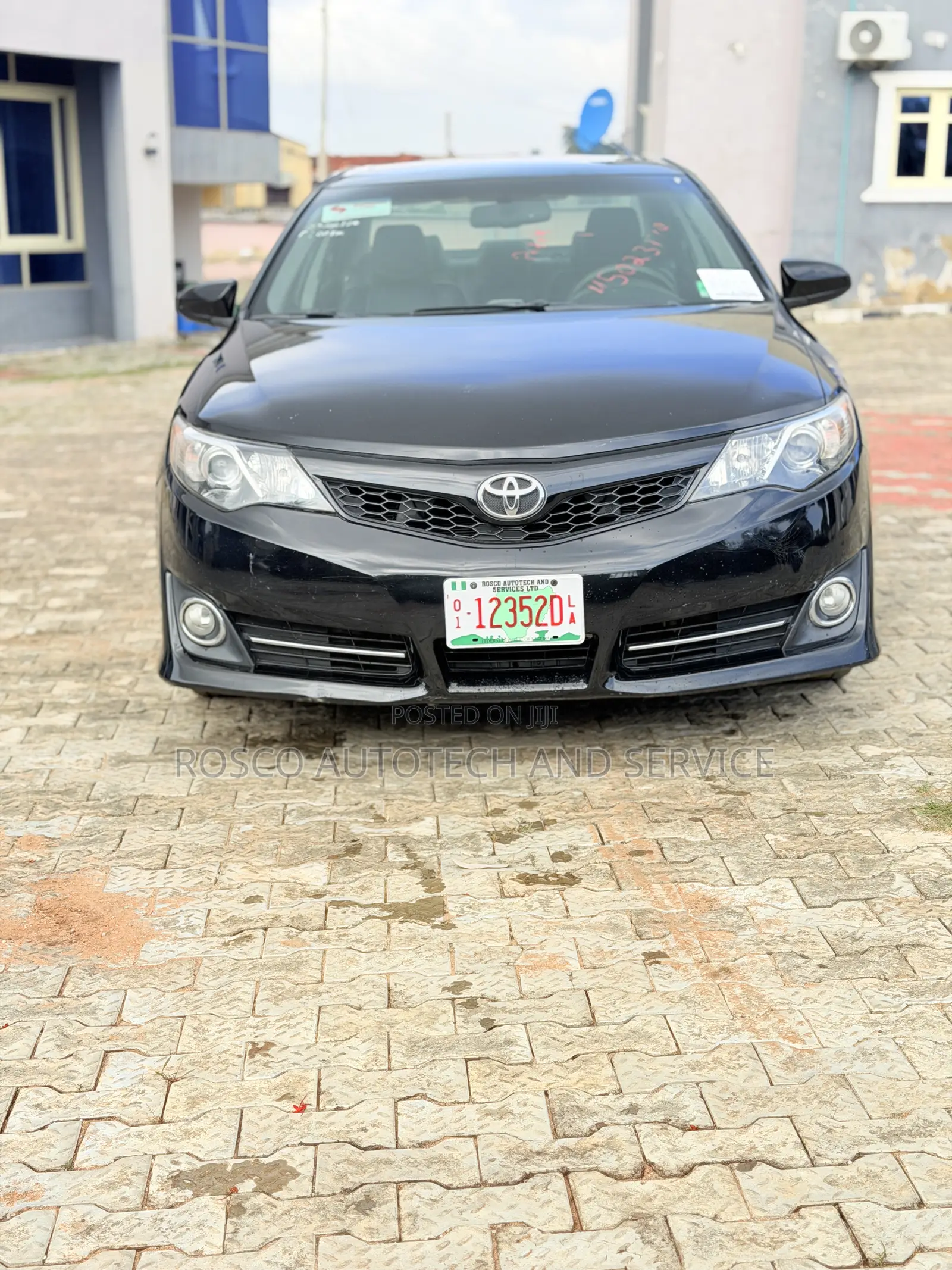 Toyota Camry SE 4dr Sedan (2.5L 4cyl 6A) 2012 Black