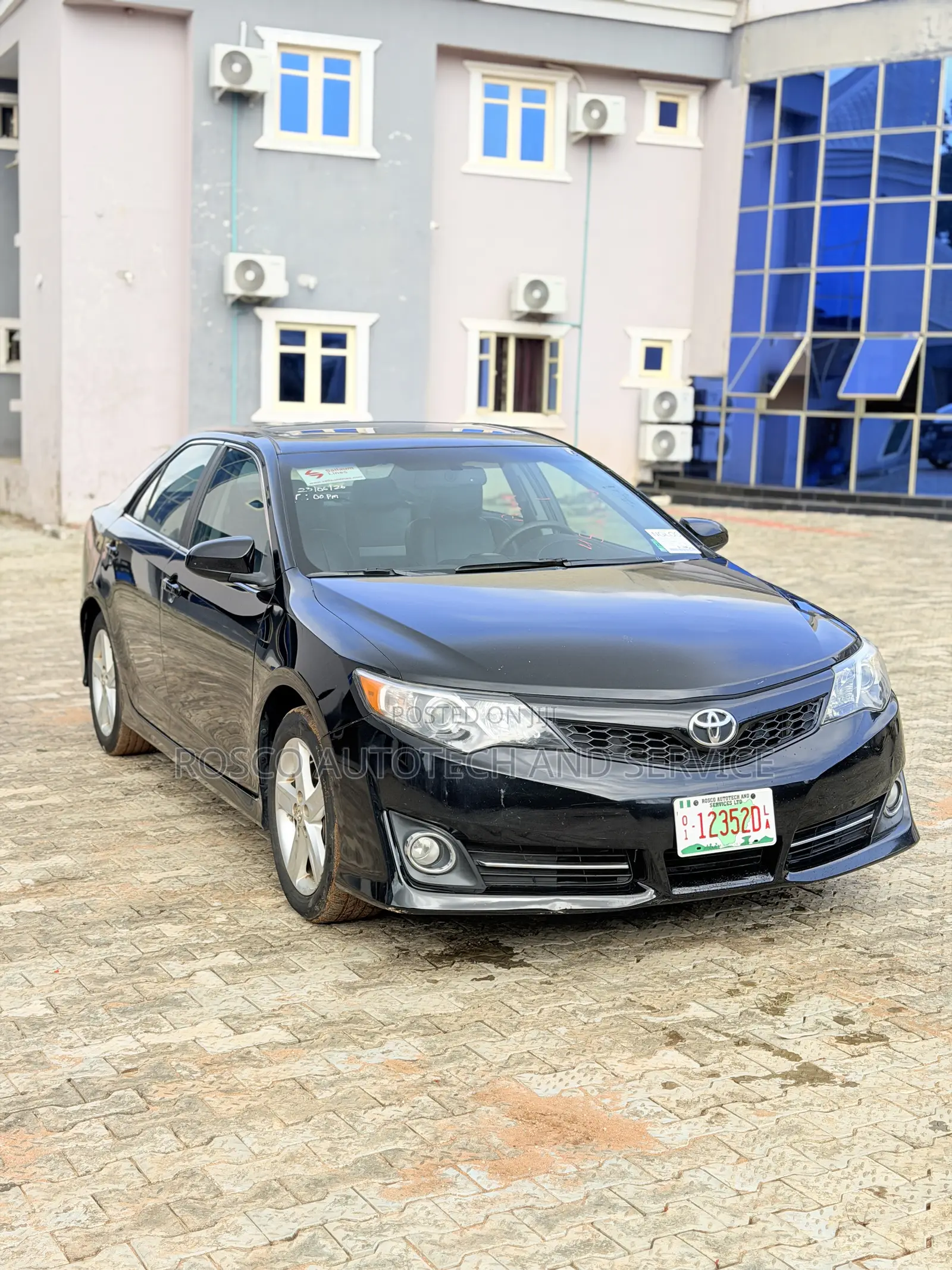 Toyota Camry SE 4dr Sedan (2.5L 4cyl 6A) 2012 Black