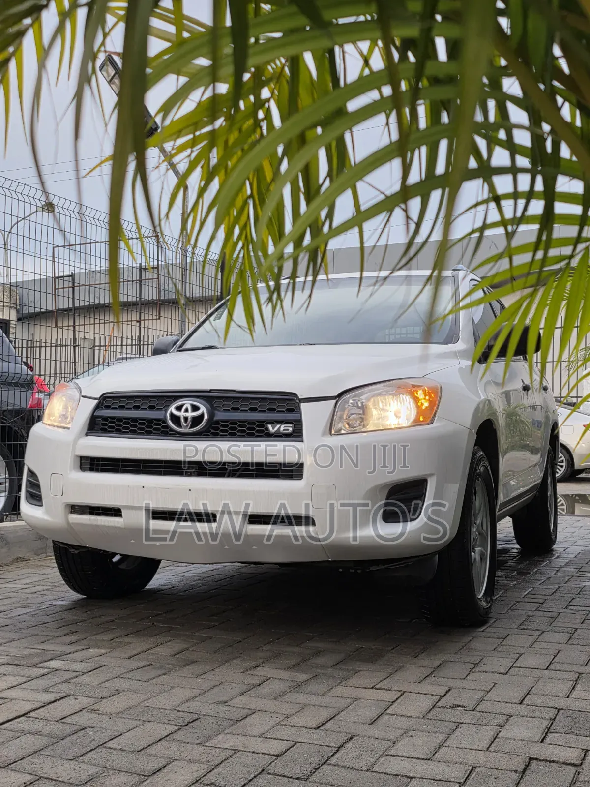 Toyota RAV4 2010 White