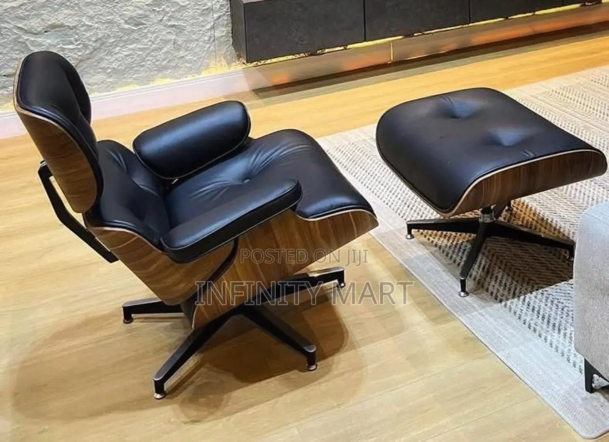 Relaxing Chair and Ottoman