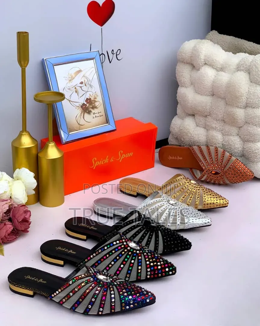 Chic Flat Heels Slippers Sizes 37 to 43 #Iys