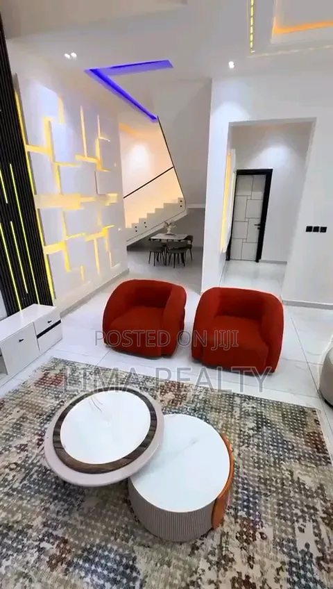5 Bedroom Self Compound With Pool For Party