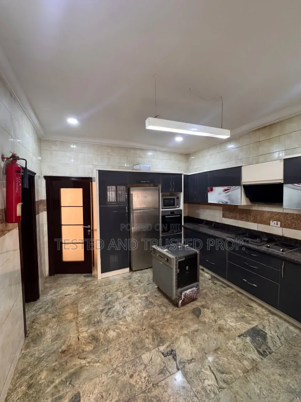 5bdrm Duplex in Banana Island for rent