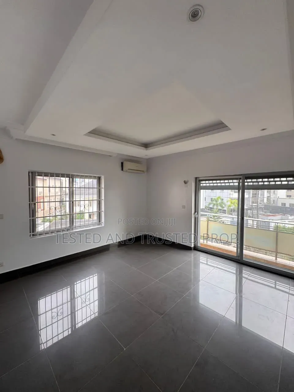 5bdrm Duplex in Banana Island for rent