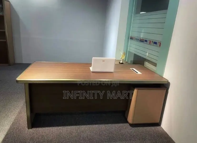 1.6 Meters Formal Office Desk.