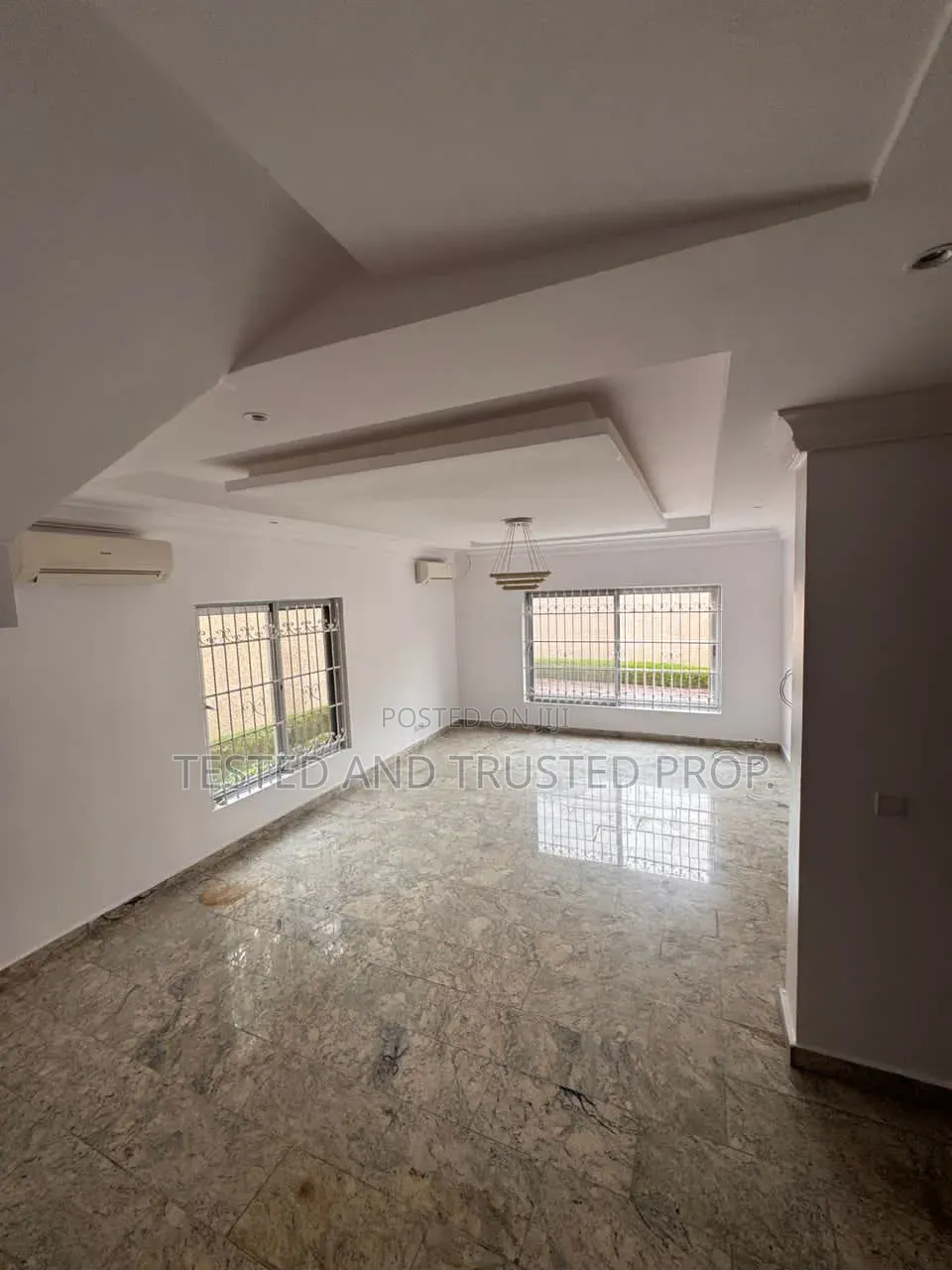 5bdrm Duplex in Banana Island for rent
