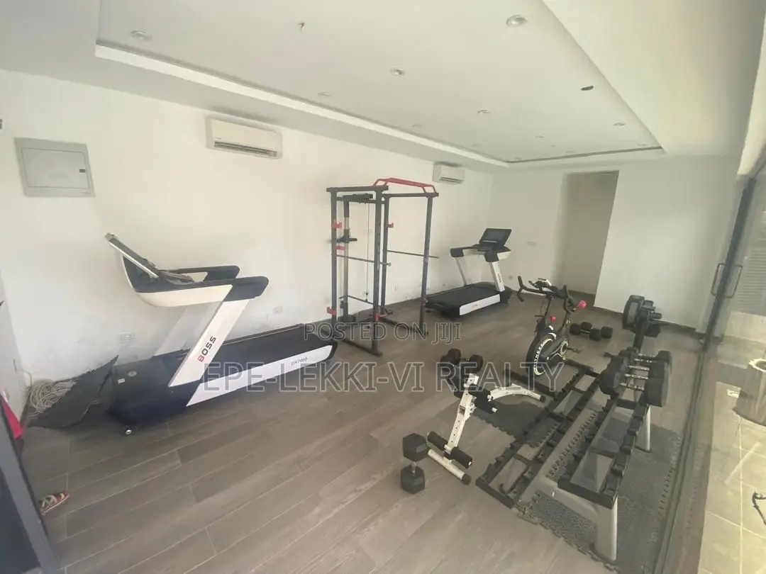 2bdrm Apartment in Lekki Phase 1 for rent