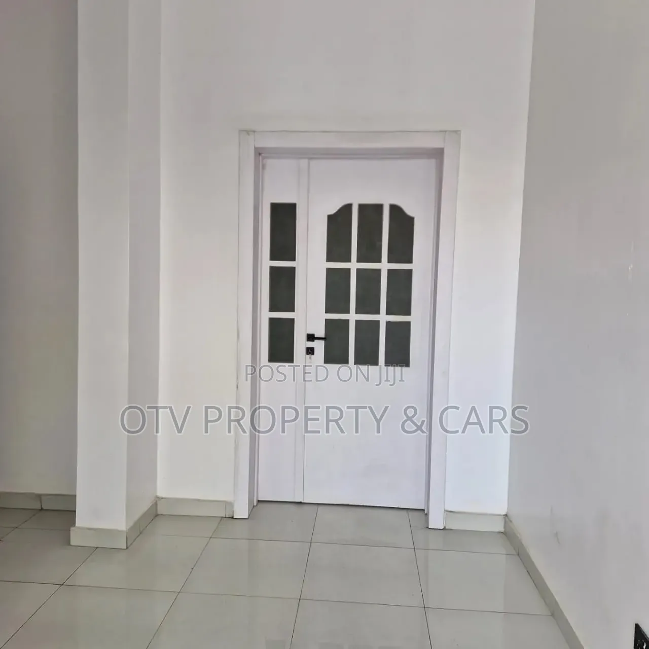 5bdrm Duplex in Chevron for sale