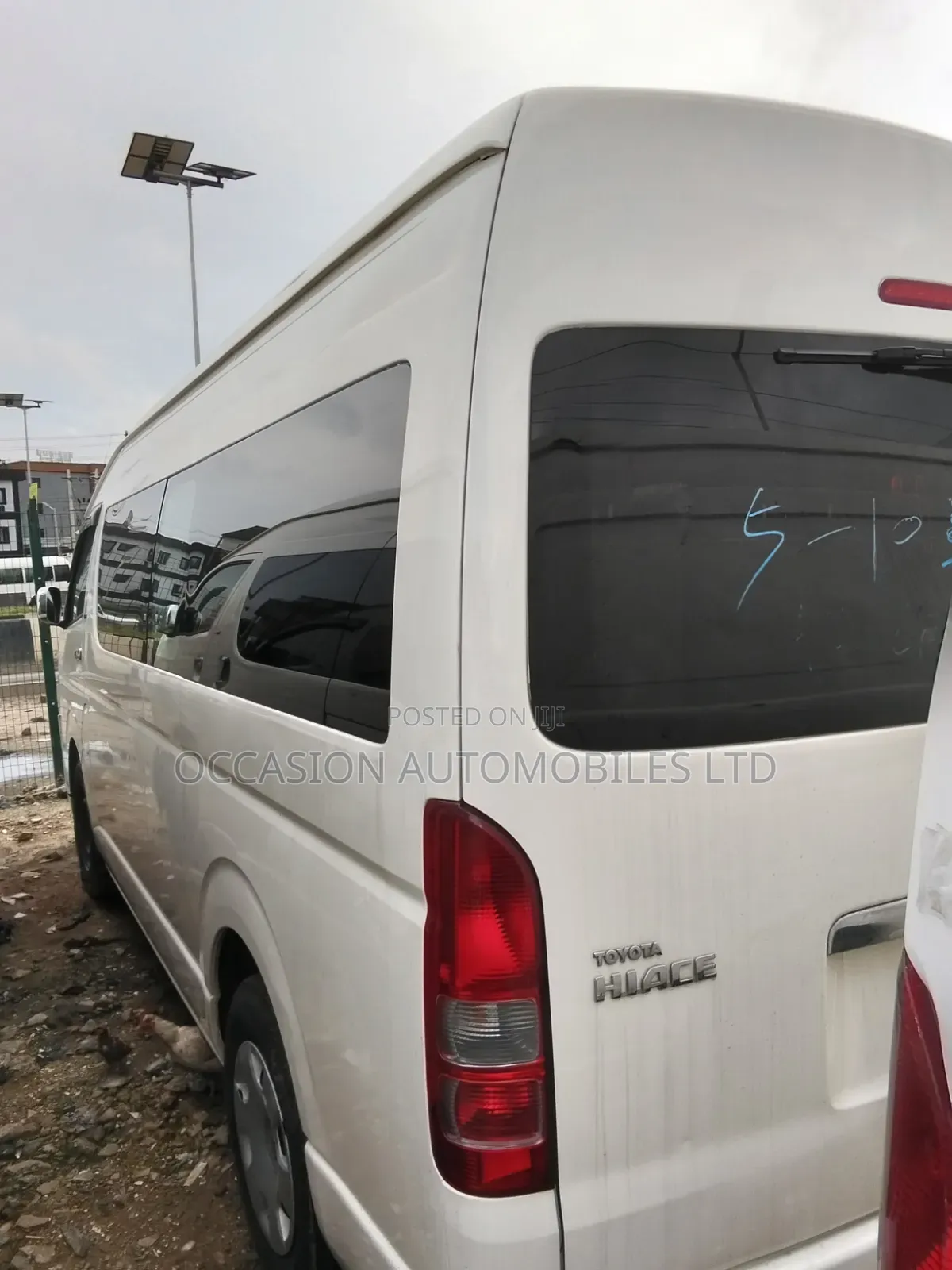 Toyota HiAce 2016 White