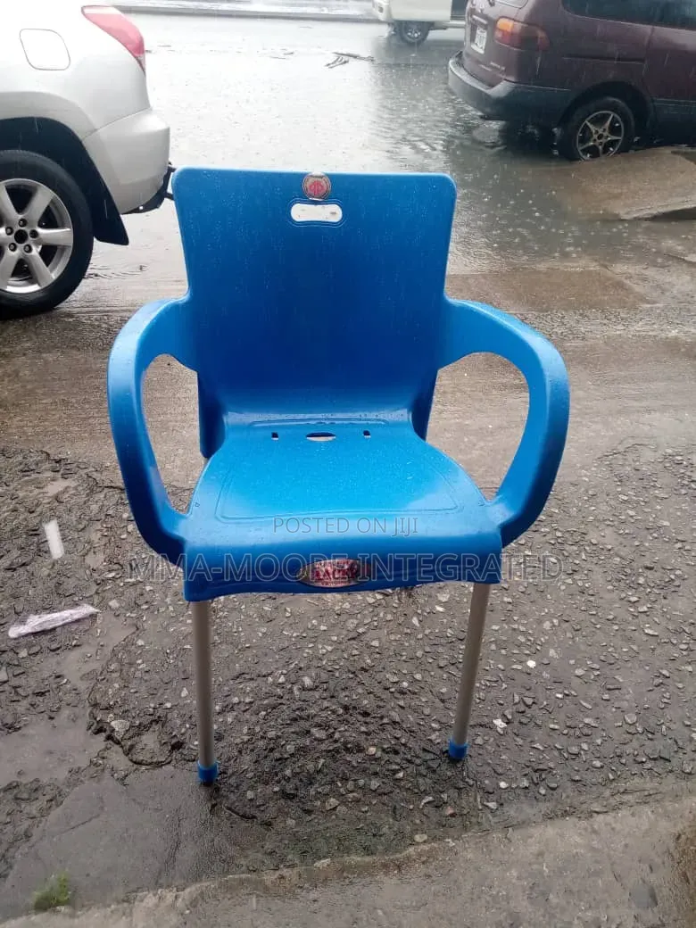 Plastic Chair With Arm and Iron Leg