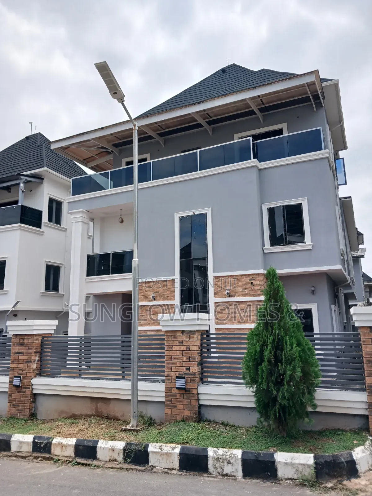 5bdrm Duplex in Tiavine Prime Villa, Sabon Lugbe for sale