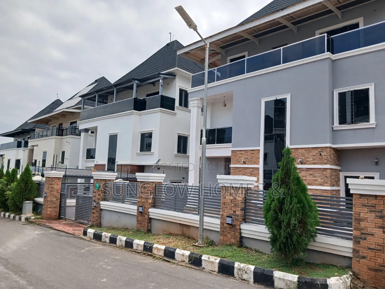 5bdrm Duplex in Tiavine Prime Villa, Sabon Lugbe for sale