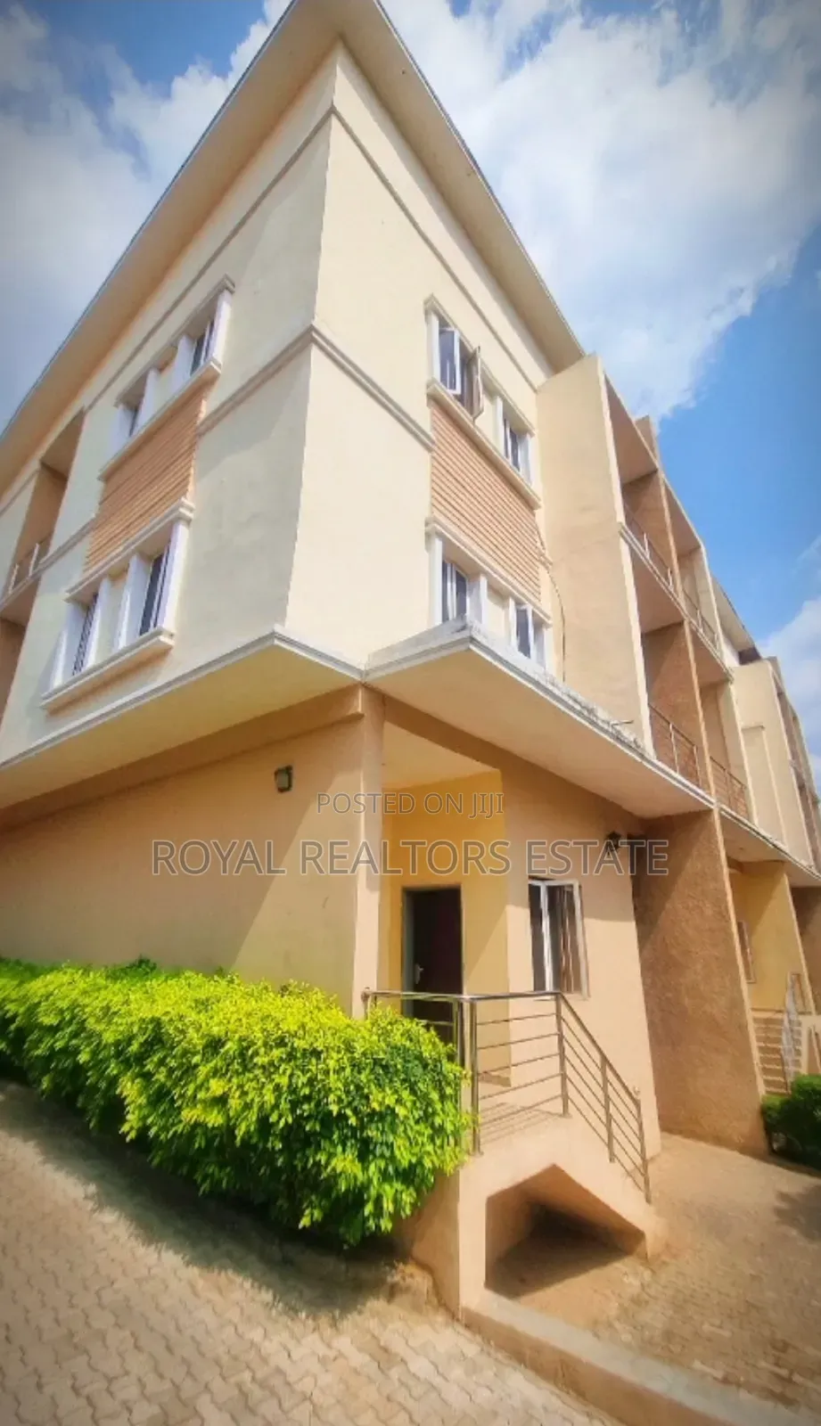 4bdrm Townhouse / Terrace in Maitama for rent