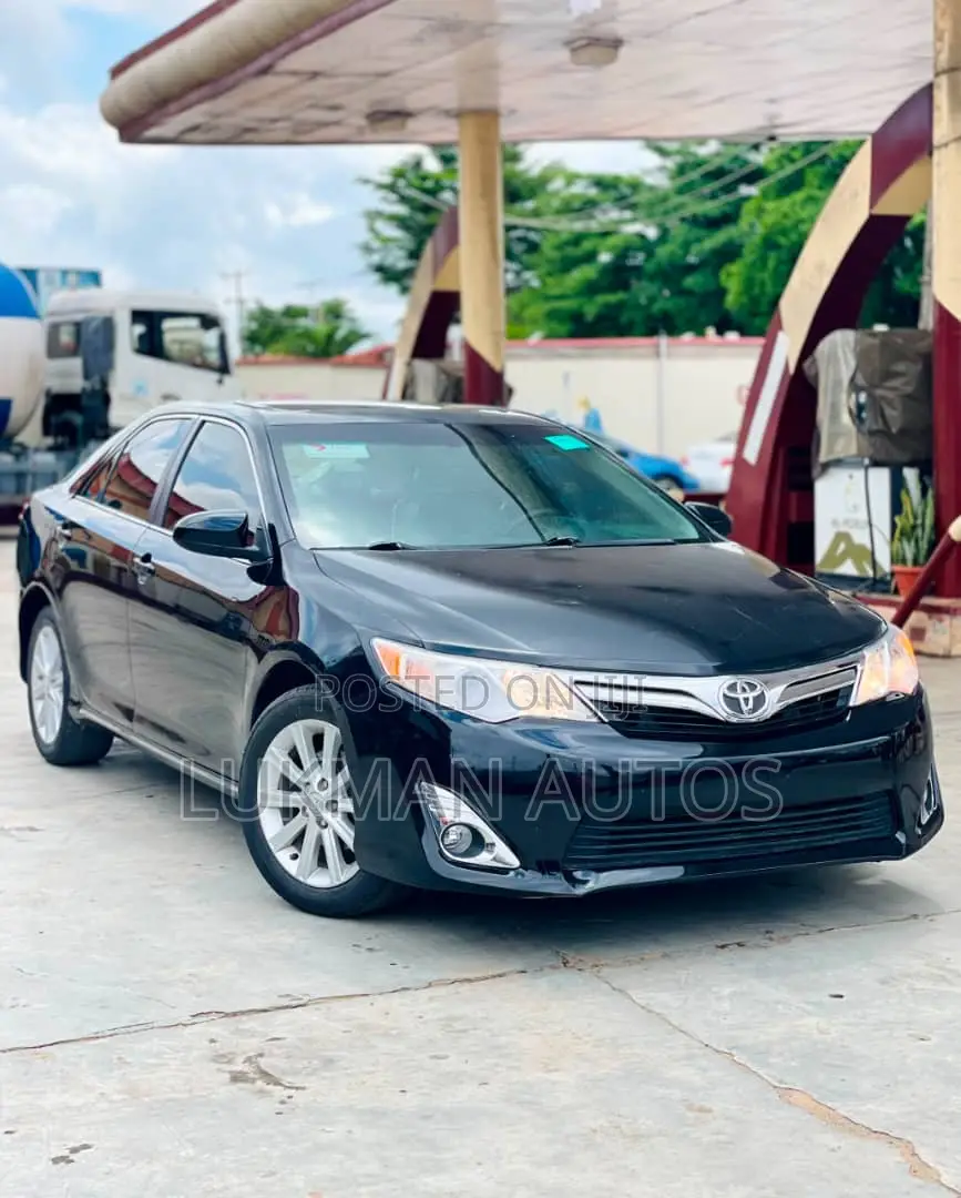 Toyota Camry XLE 4dr Sedan (2.5L 4cyl 6A) 2013 Black
