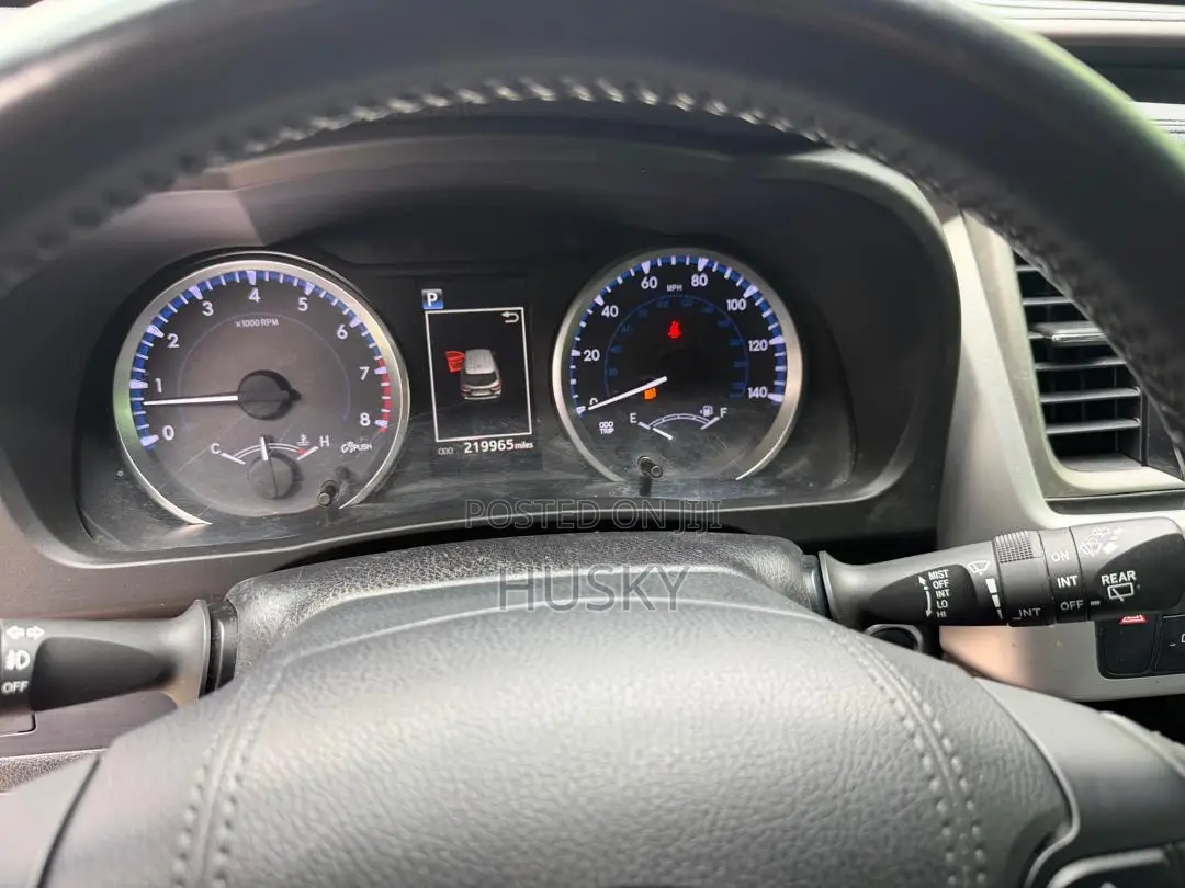 Toyota Highlander LE Plus 4x4 V6 (3.5L 6cyl 8A) 2017 Gray