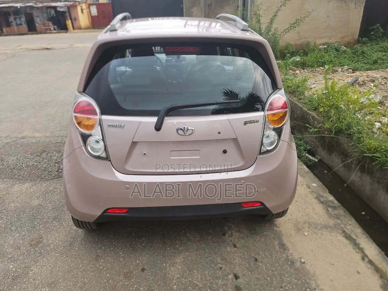 Chevrolet Spark Hatch LS 2010 Pink