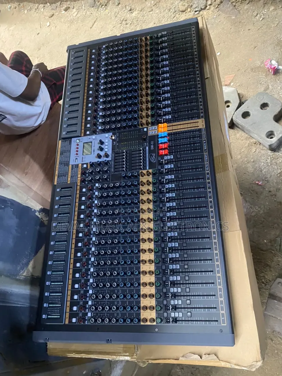 32channels Semi Digital Mixer