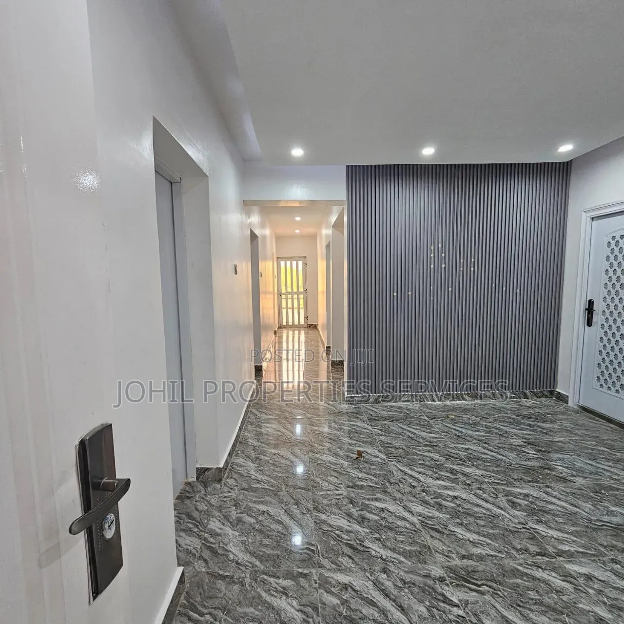 3bdrm Block of Flats in Zone 6 / Wuse for rent