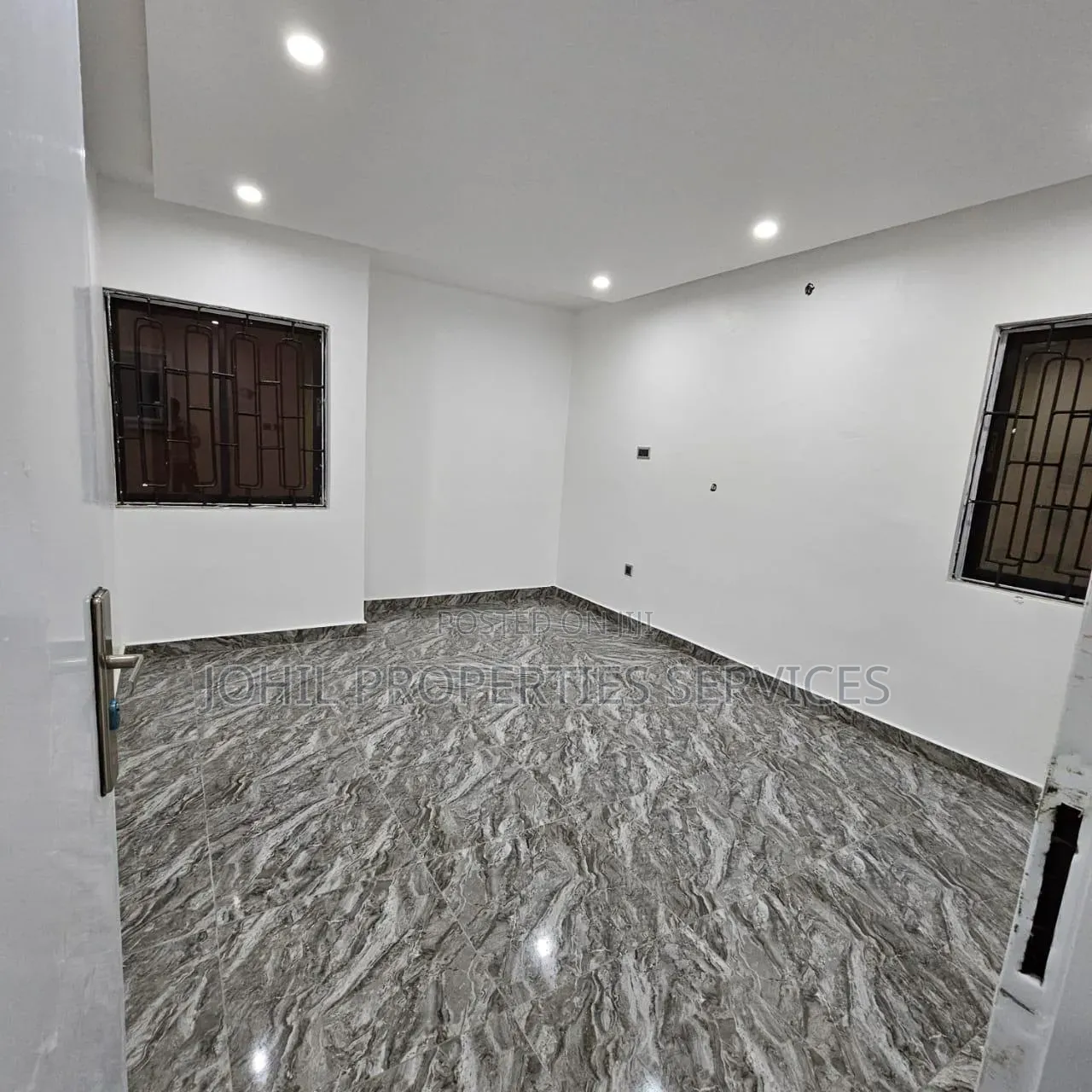 3bdrm Block of Flats in Zone 6 / Wuse for rent