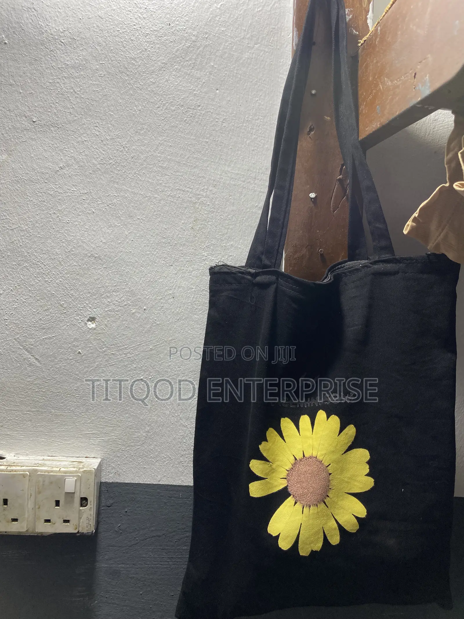 Tote Bag With Zip