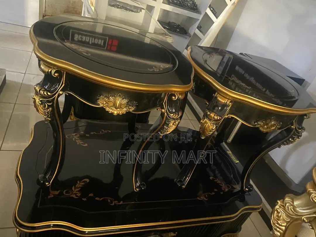 Modern Classic Royal Center Table and Side Stools