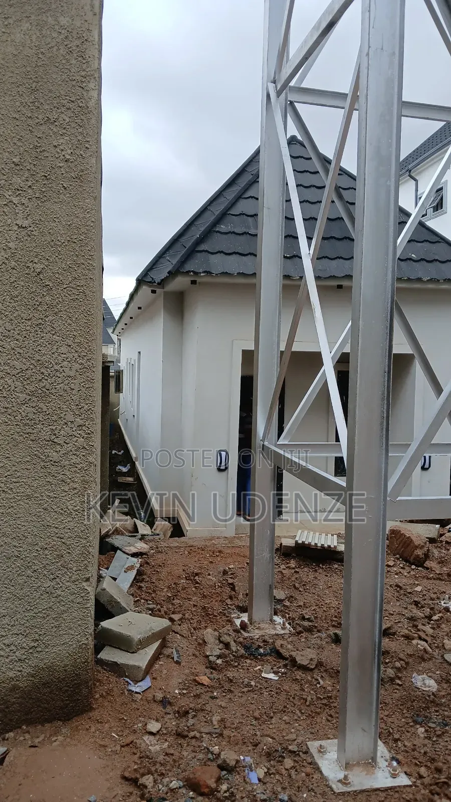 5bdrm Duplex in Faplins Estate, Dakwo District for sale