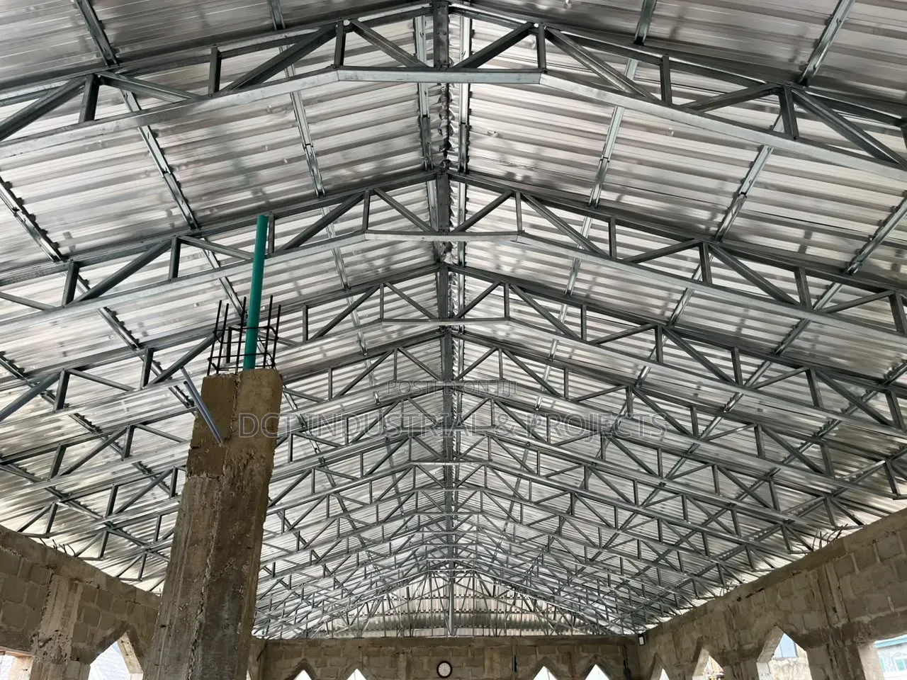 Floating Steel Trusses Construction / Aluminium Roofing