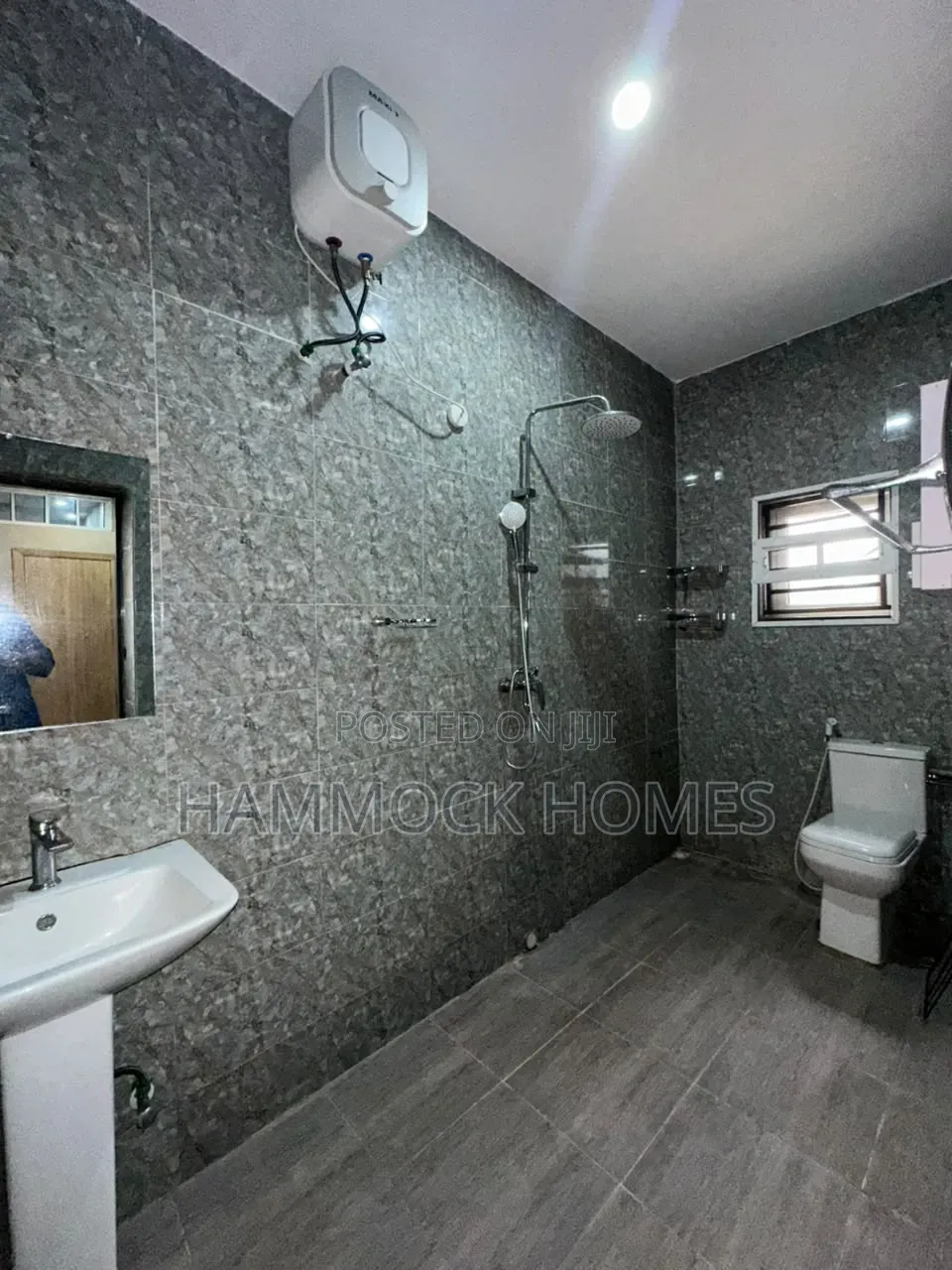 3bdrm Duplex in Carlton Gate Estate, Akobo for rent