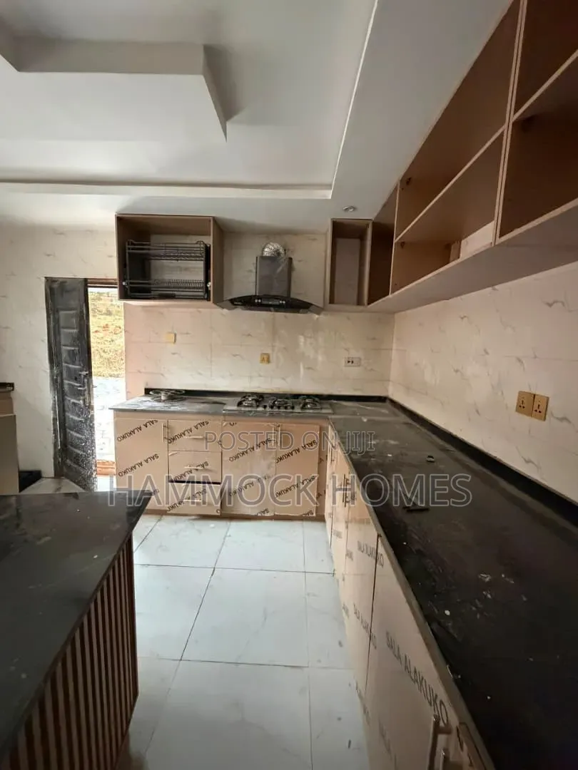 2bdrm Duplex in Alalubosa Gra for rent