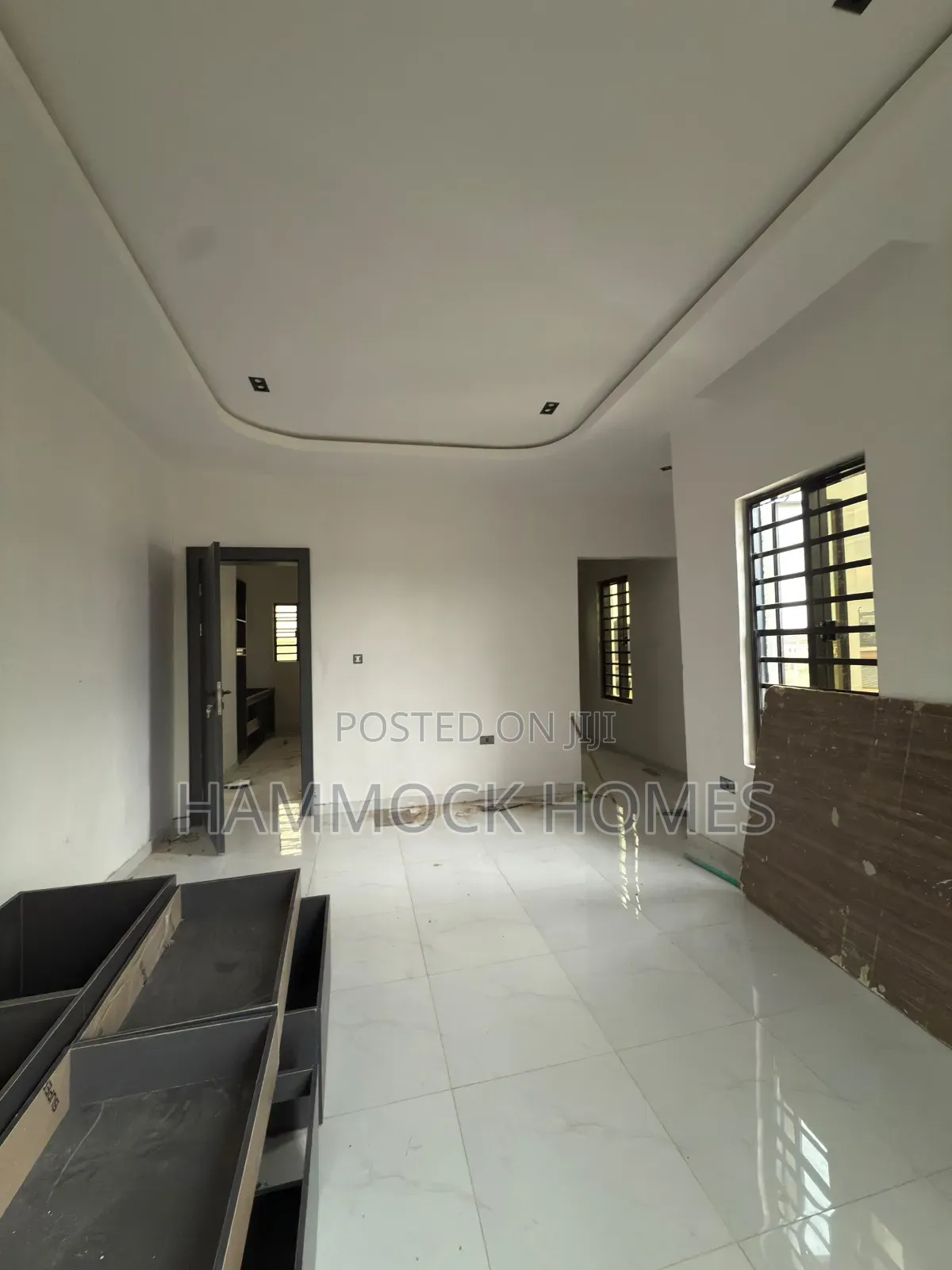 5bdrm Penthouse in Carlton Gate Estate, Akobo for sale