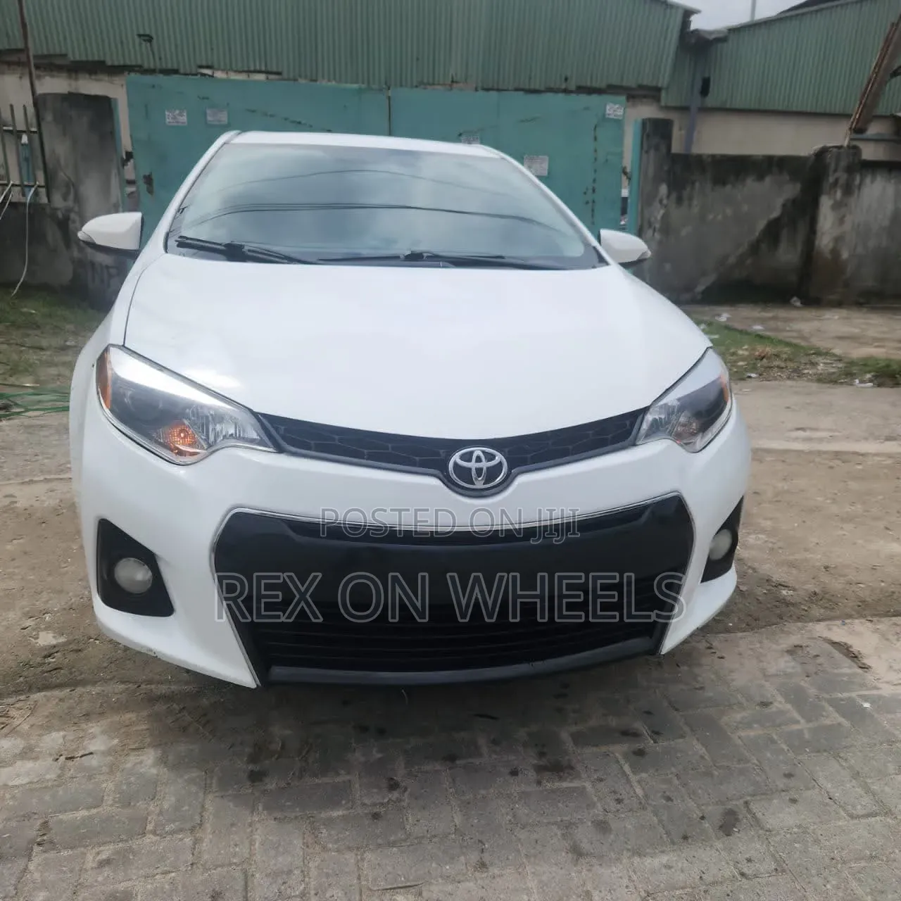 Toyota Corolla 2015 White