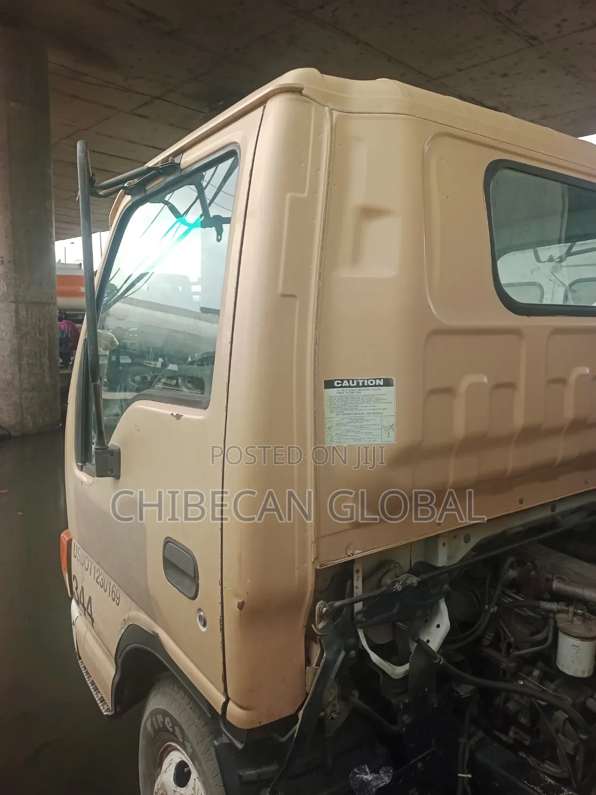 Isuzu Box Truck 6 Tyres (Foreign Used)