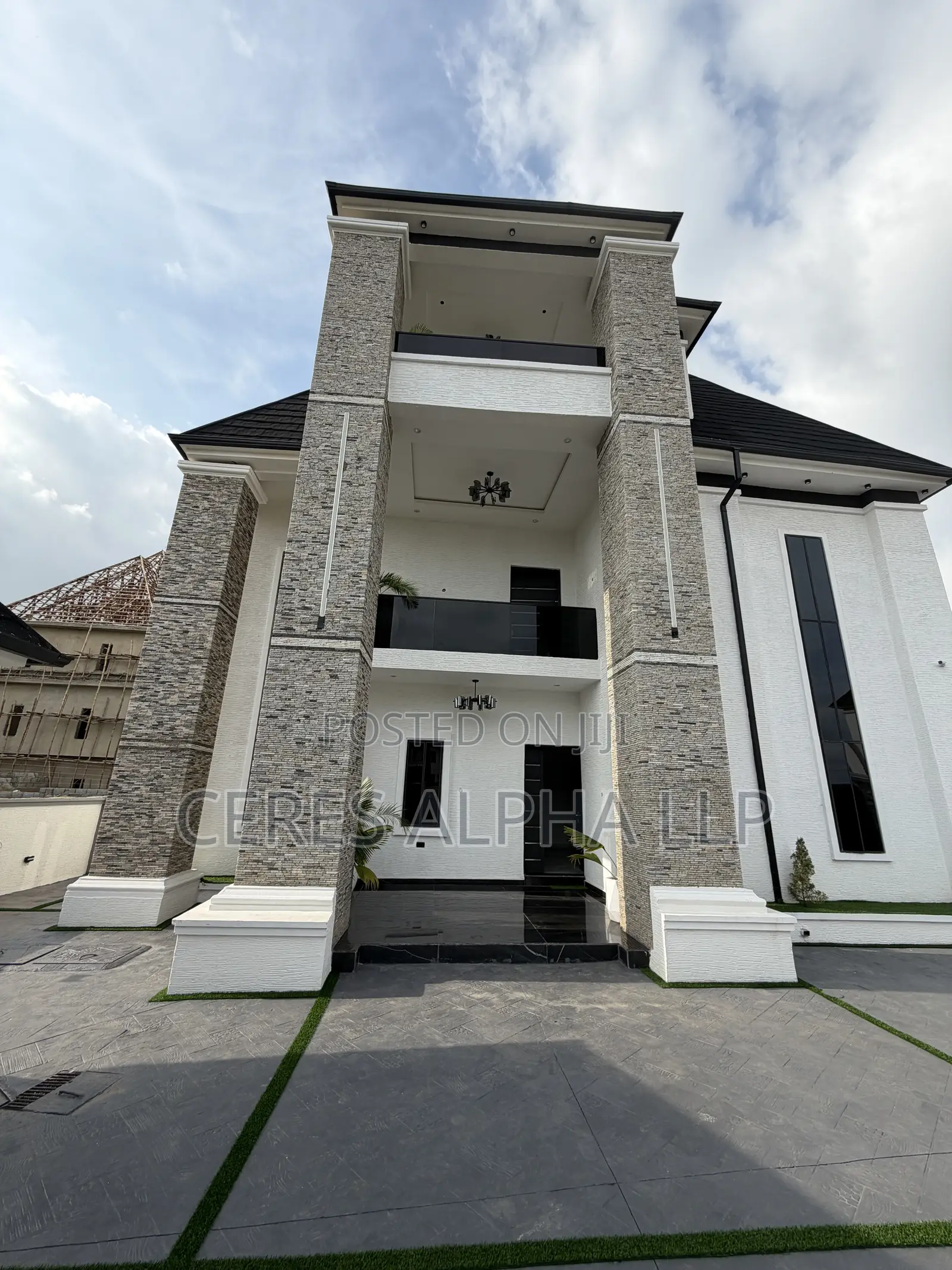 5bdrm Penthouse in Dakwo District for sale
