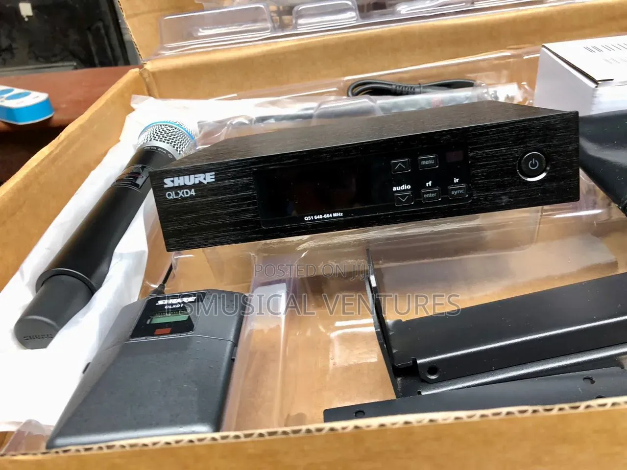 Shure Qlxd24/Beta87a Handheld Wireless System