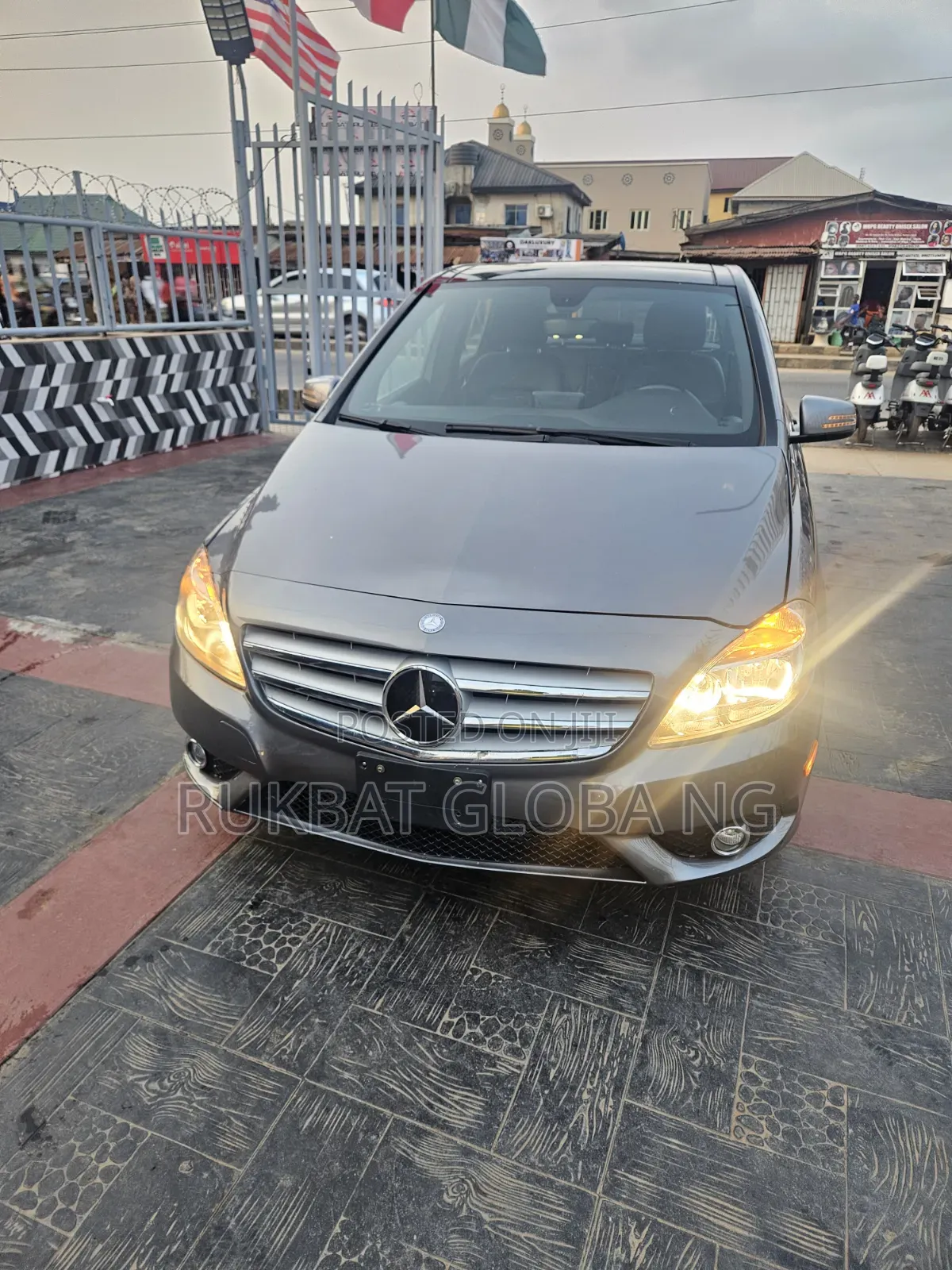 Mercedes-Benz B-Class 2014 Gray