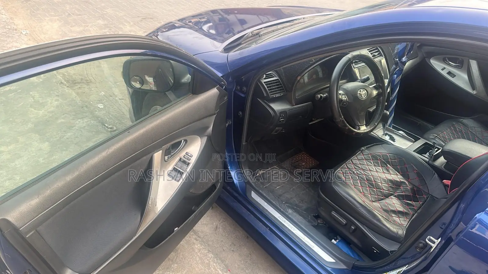 Toyota Camry SE 4dr Sedan (2.5L 4cyl 6A) 2011 Blue